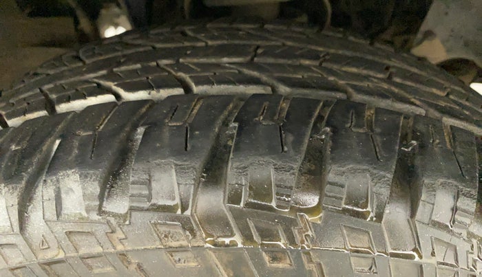 2017 Mahindra Scorpio S4 PLUS 1.99 INTELLI-HYBRID, Diesel, Manual, 84,345 km, Left Front Tyre Tread