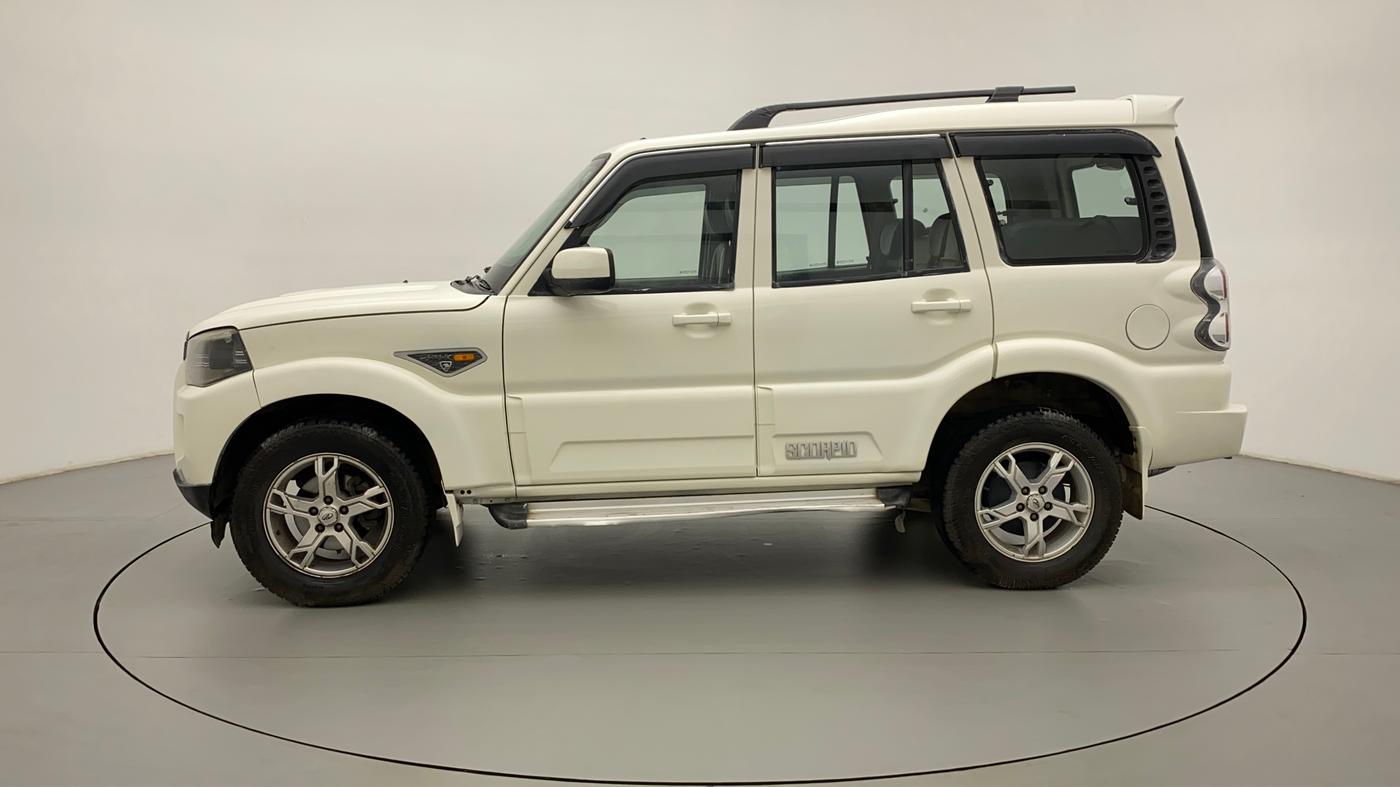 2017 Mahindra Scorpio S4 PLUS 1.99 INTELLI-HYBRID, Diesel, Manual, 84,345 km, Left Side