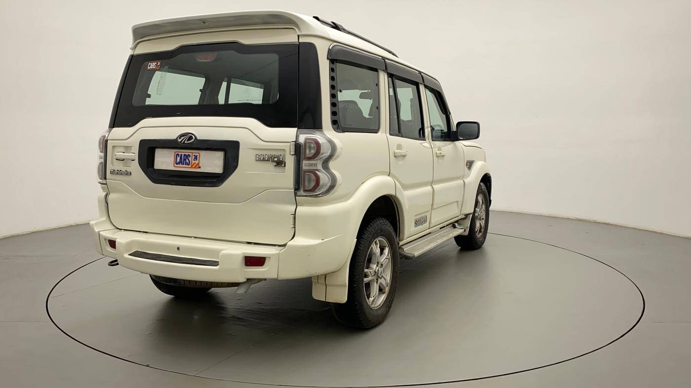 2017 Mahindra Scorpio S4 PLUS 1.99 INTELLI-HYBRID, Diesel, Manual, 84,345 km, Right Back Diagonal