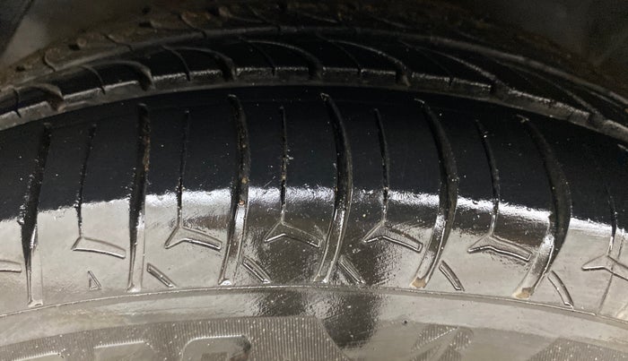 2013 Hyundai i20 SPORTZ 1.4 CRDI, Diesel, Manual, 89,274 km, Left Front Tyre Tread