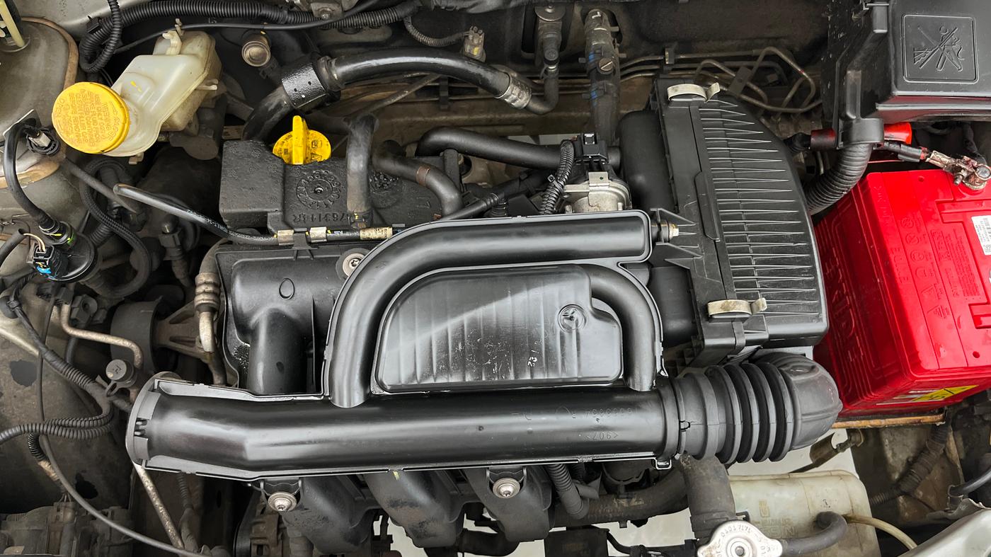 2022 Renault Kwid RXT 1.0 AMT (O), Petrol, Automatic, 26,843 km, Engine View