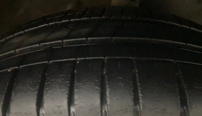 2016 Maruti Alto K10 VXI AMT, Petrol, Automatic, 29,670 km, Right Front Tyre Tread