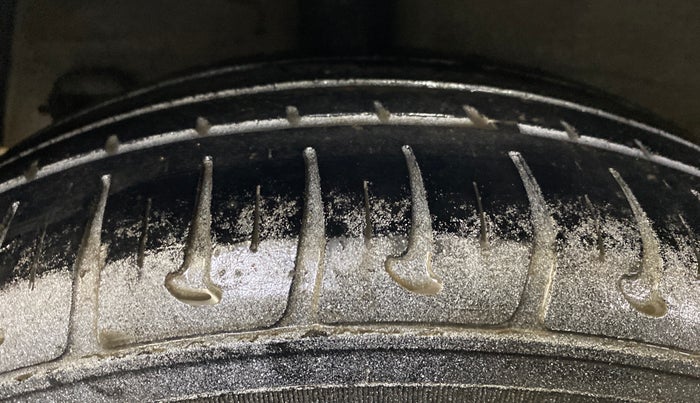 2014 Hyundai Xcent S 1.2, Petrol, Manual, 97,069 km, Right Rear Tyre Tread