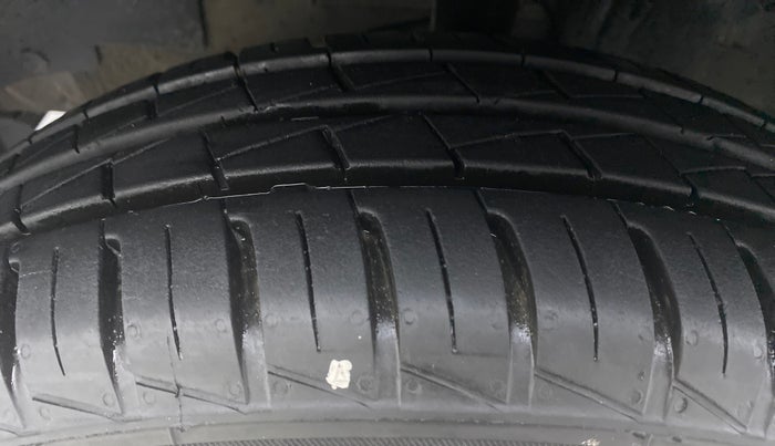 2021 Renault Kwid RXL, Petrol, Manual, 2,726 km, Left Front Tyre Tread
