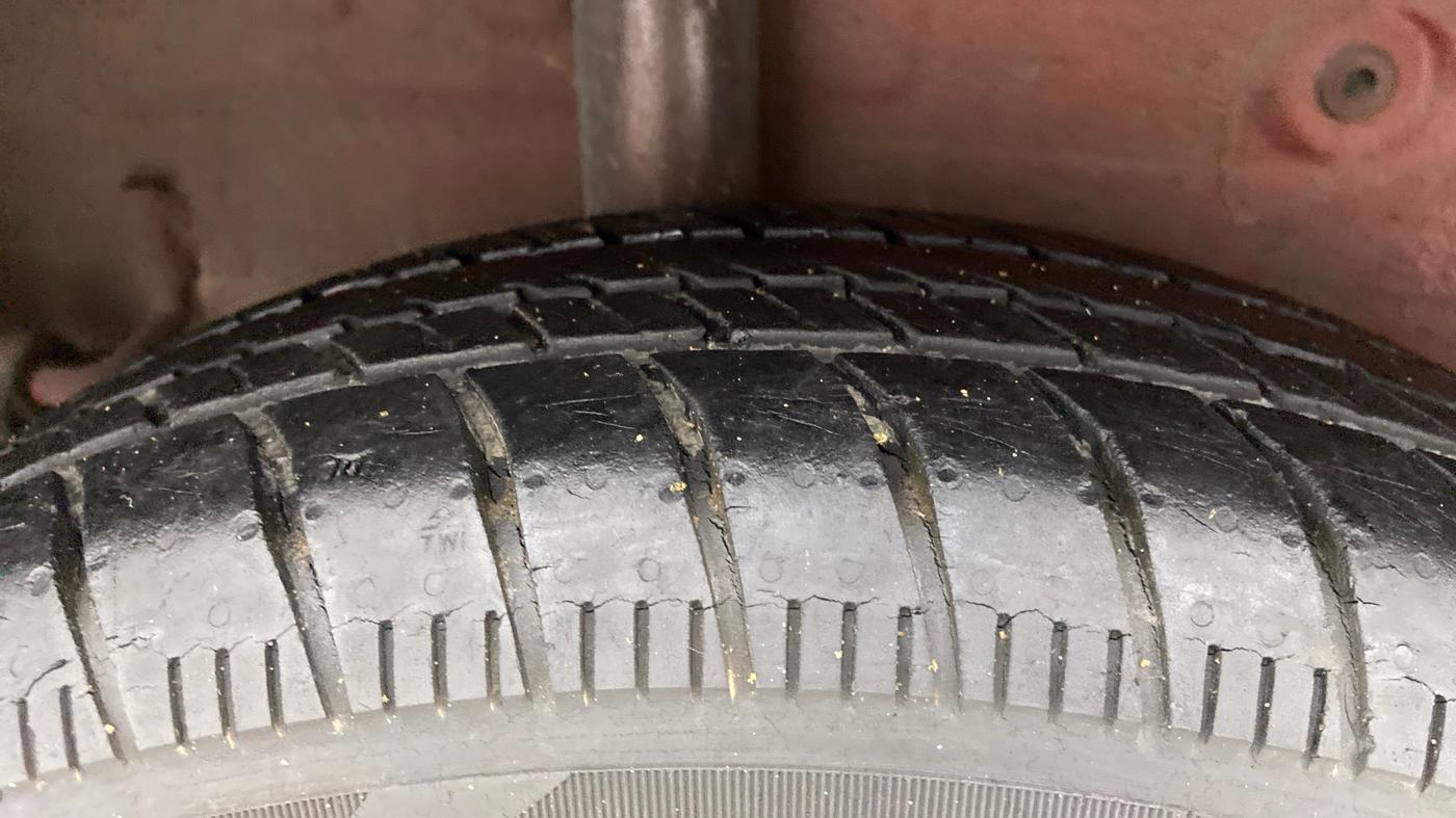 2014 Maruti Celerio VXI AMT, Petrol, Automatic, 27,921 km, Right Rear Tyre Tread