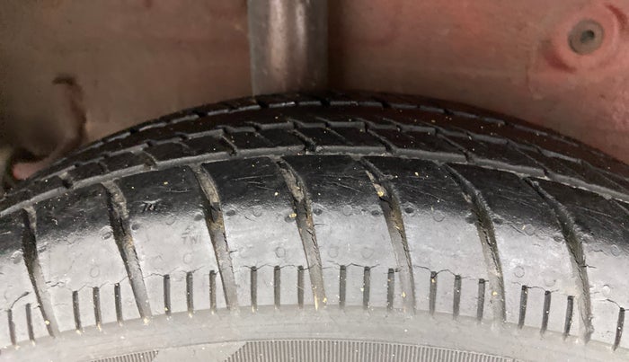2014 Maruti Celerio VXI AMT, Petrol, Automatic, 27,921 km, Right Rear Tyre Tread