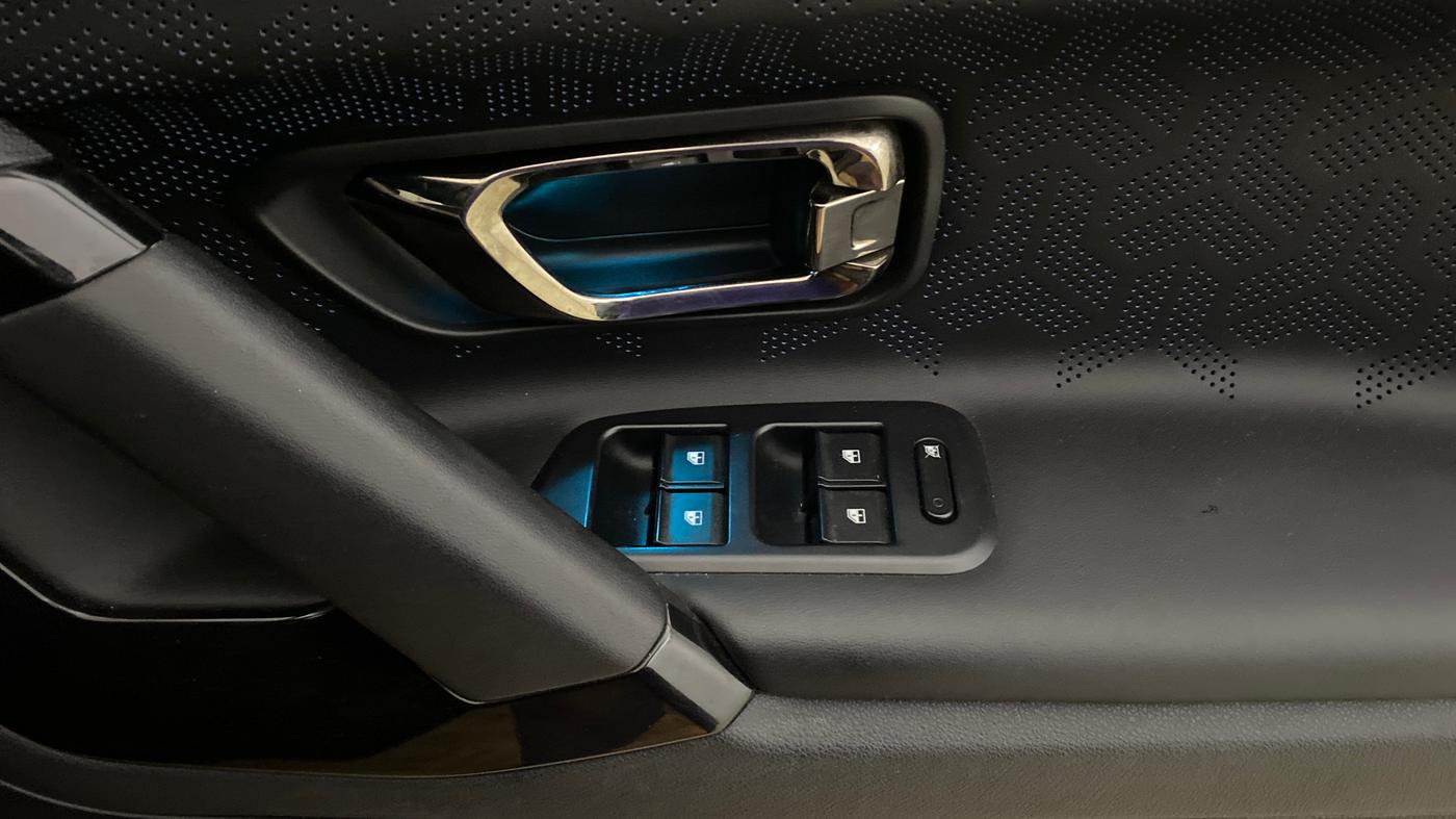 2023 Tata Safari XZA PLUS O DARK EDITION, Diesel, Automatic, 47,345 km, Driver Side Door Panels Control