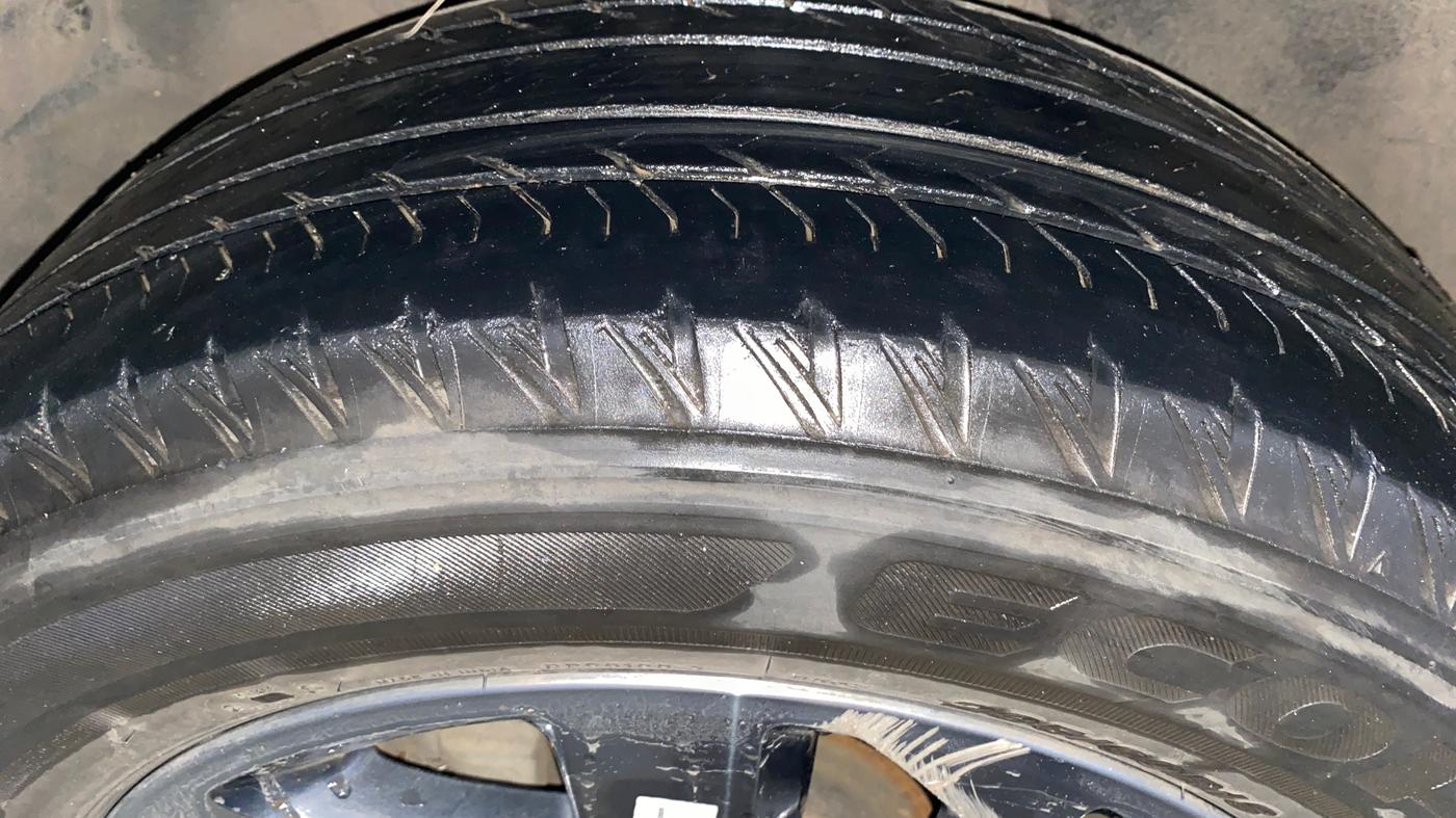 2023 Tata Safari XZA PLUS O DARK EDITION, Diesel, Automatic, 47,345 km, Left Front Tyre Tread