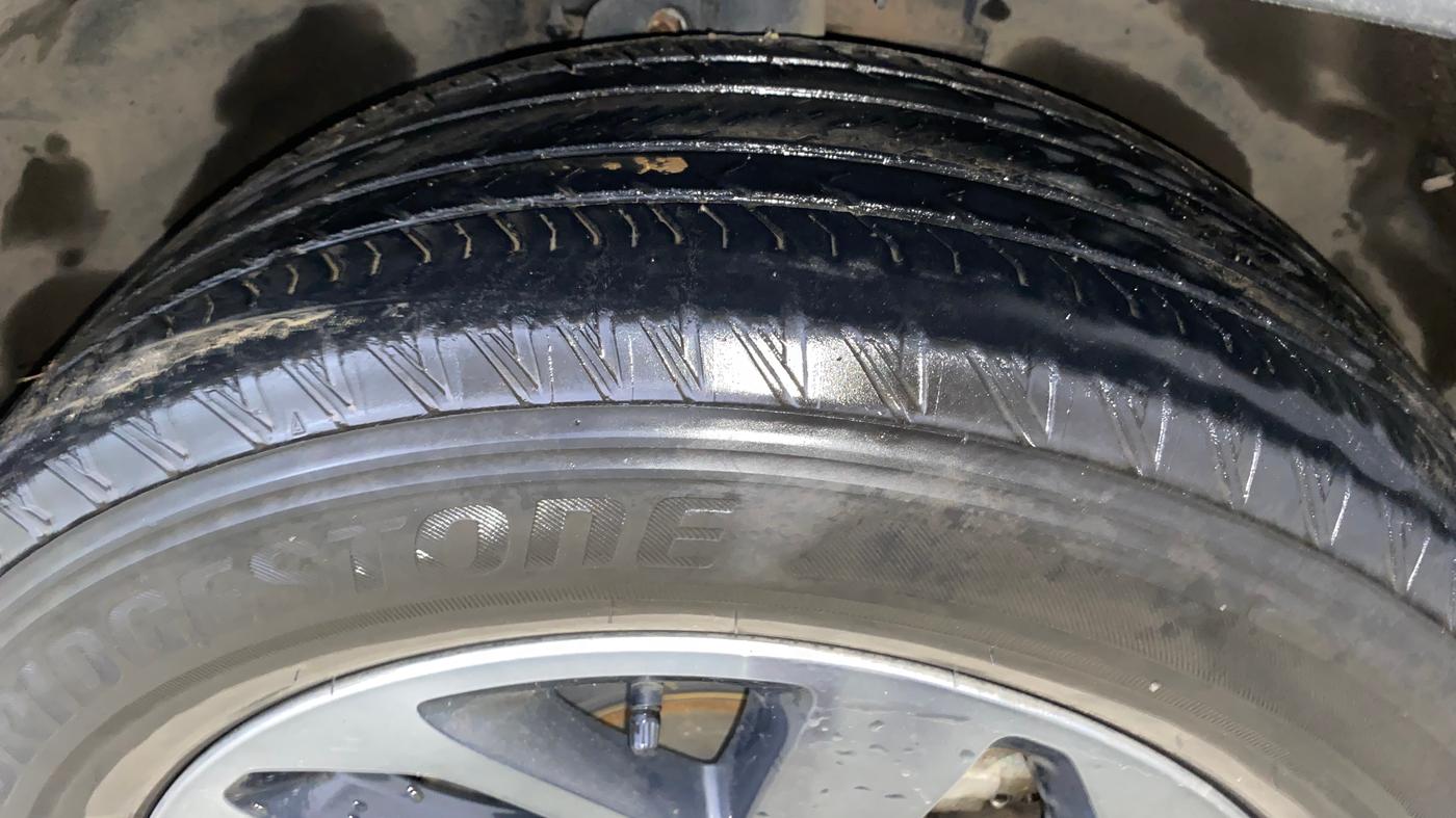 2023 Tata Safari XZA PLUS O DARK EDITION, Diesel, Automatic, 47,345 km, Right Front Tyre Tread