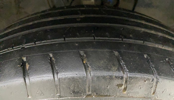 2021 Hyundai VENUE S 1.2, Petrol, Manual, 45,656 km, Right Front Tyre Tread