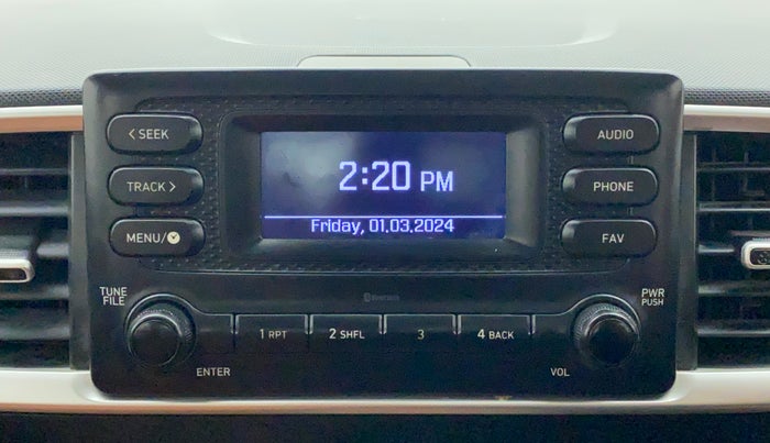 2021 Hyundai VENUE S 1.2, Petrol, Manual, 45,656 km, Infotainment System