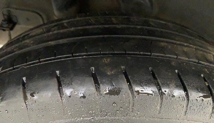 2021 Hyundai VENUE S 1.2, Petrol, Manual, 45,656 km, Right Rear Tyre Tread