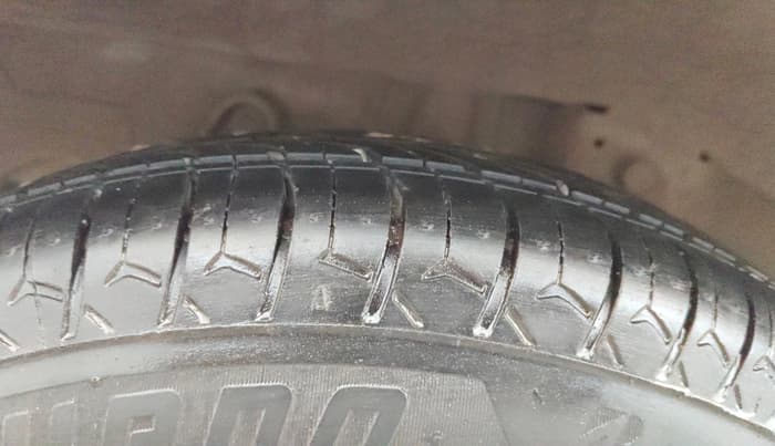 2014 Hyundai Eon ERA +, Petrol, Manual, 52,136 km, Right Rear Tyre Tread