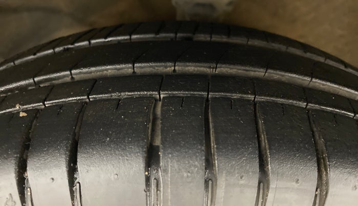 2011 Hyundai Santro Xing GLS, Petrol, Manual, 91,376 km, Left Front Tyre Tread
