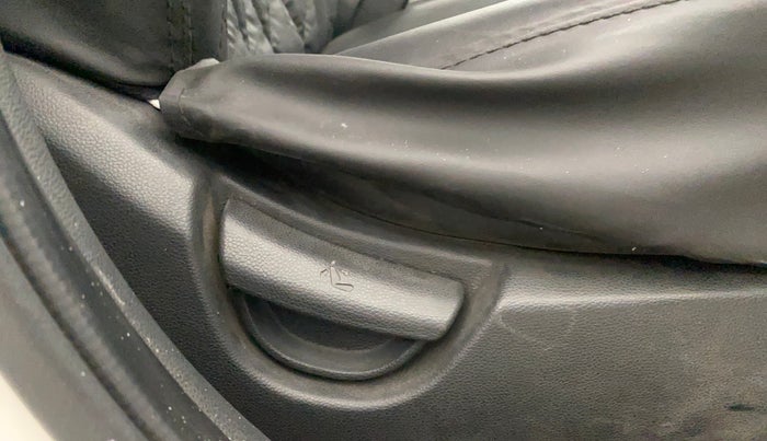 2014 Hyundai Grand i10 MAGNA 1.2 KAPPA VTVT, Petrol, Manual, 48,144 km, Driver Side Adjustment Panel