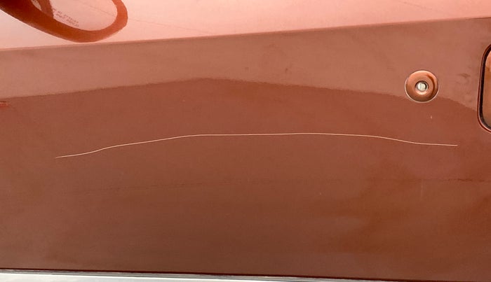 2018 Mahindra XUV500 W7 FWD, Diesel, Manual, 29,409 km, Front passenger door - Minor scratches