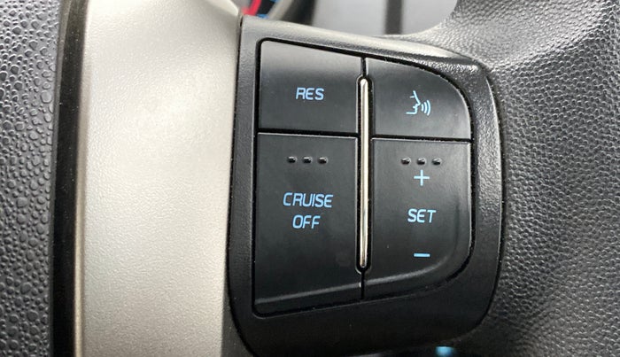 2018 Mahindra XUV500 W7 FWD, Diesel, Manual, 29,409 km, Adaptive Cruise Control