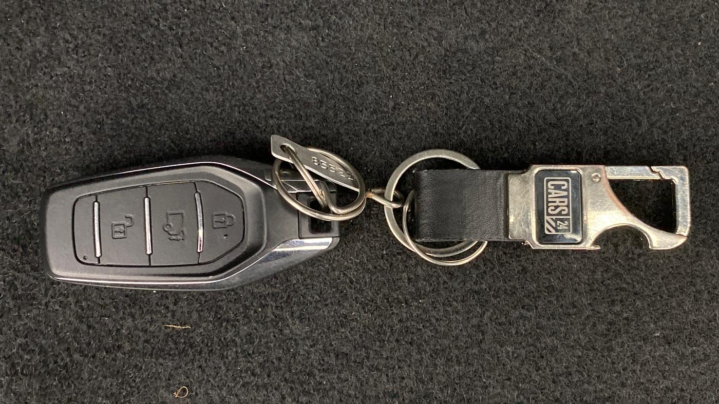 2018 Mahindra XUV500 W7 FWD, Diesel, Manual, 29,409 km, Key Close Up
