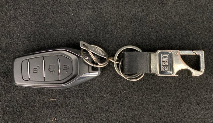 2018 Mahindra XUV500 W7 FWD, Diesel, Manual, 29,409 km, Key Close Up