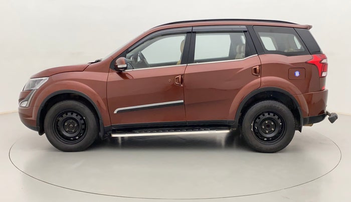 2018 Mahindra XUV500 W7 FWD, Diesel, Manual, 29,409 km, Left Side