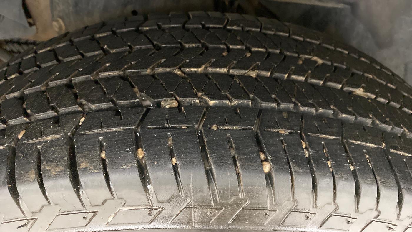 2018 Mahindra XUV500 W7 FWD, Diesel, Manual, 29,409 km, Right Rear Tyre Tread