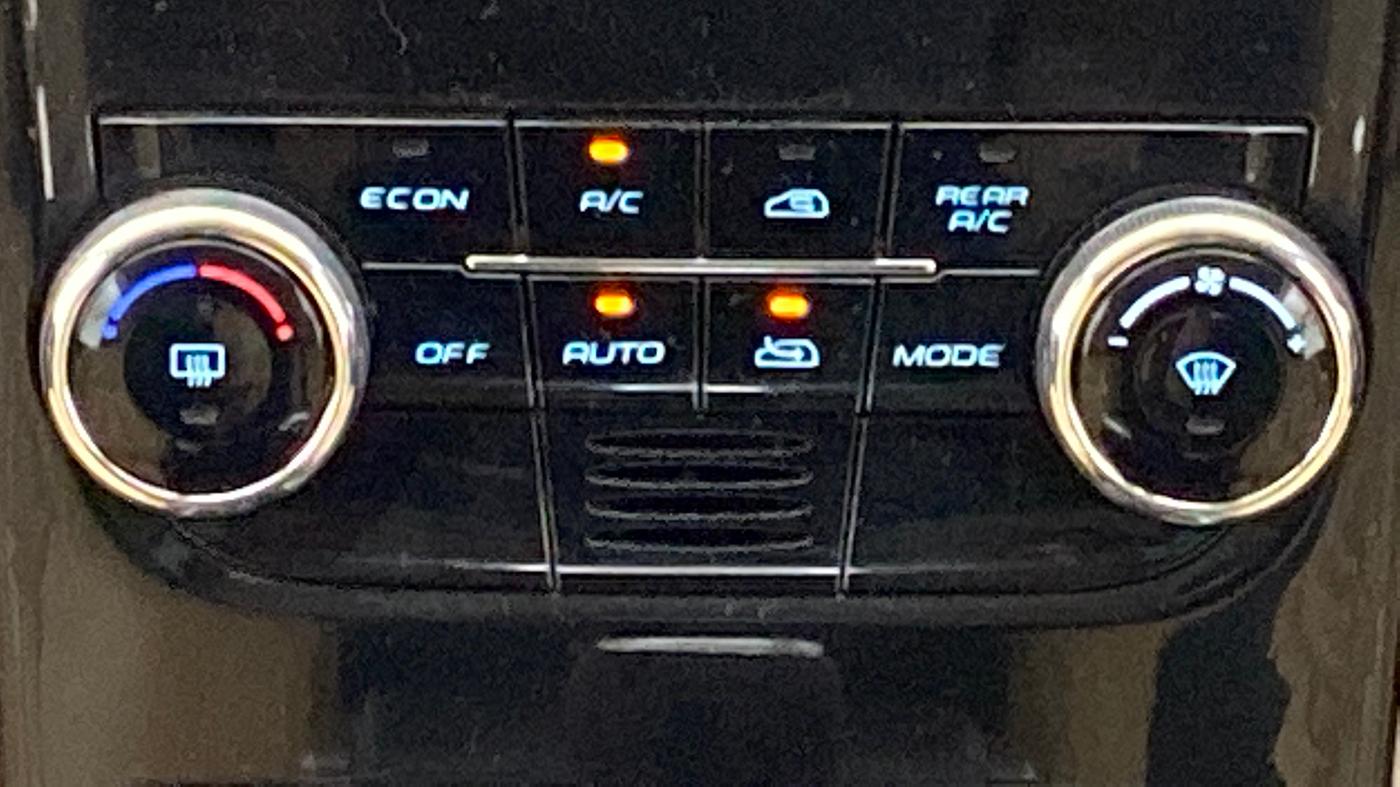 2018 Mahindra XUV500 W7 FWD, Diesel, Manual, 29,409 km, Automatic Climate Control