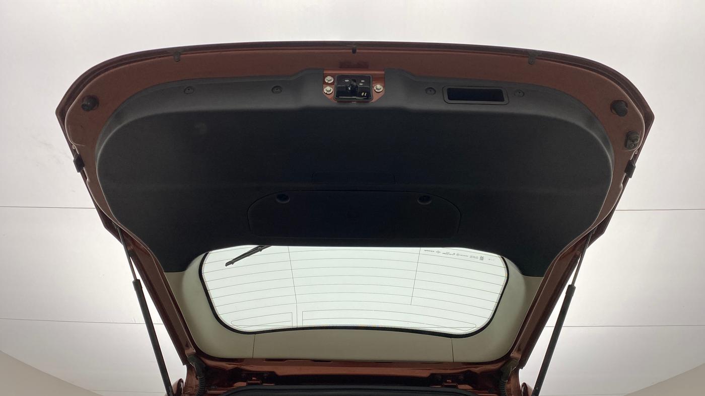 2018 Mahindra XUV500 W7 FWD, Diesel, Manual, 29,409 km, Boot Door Open