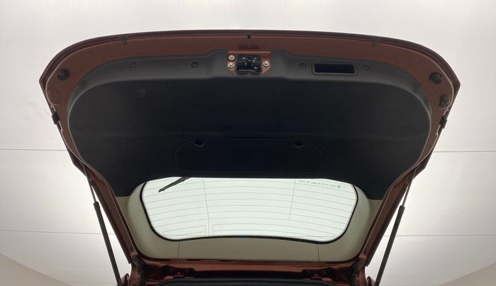 2018 Mahindra XUV500 W7 FWD, Diesel, Manual, 29,409 km, Boot Door Open