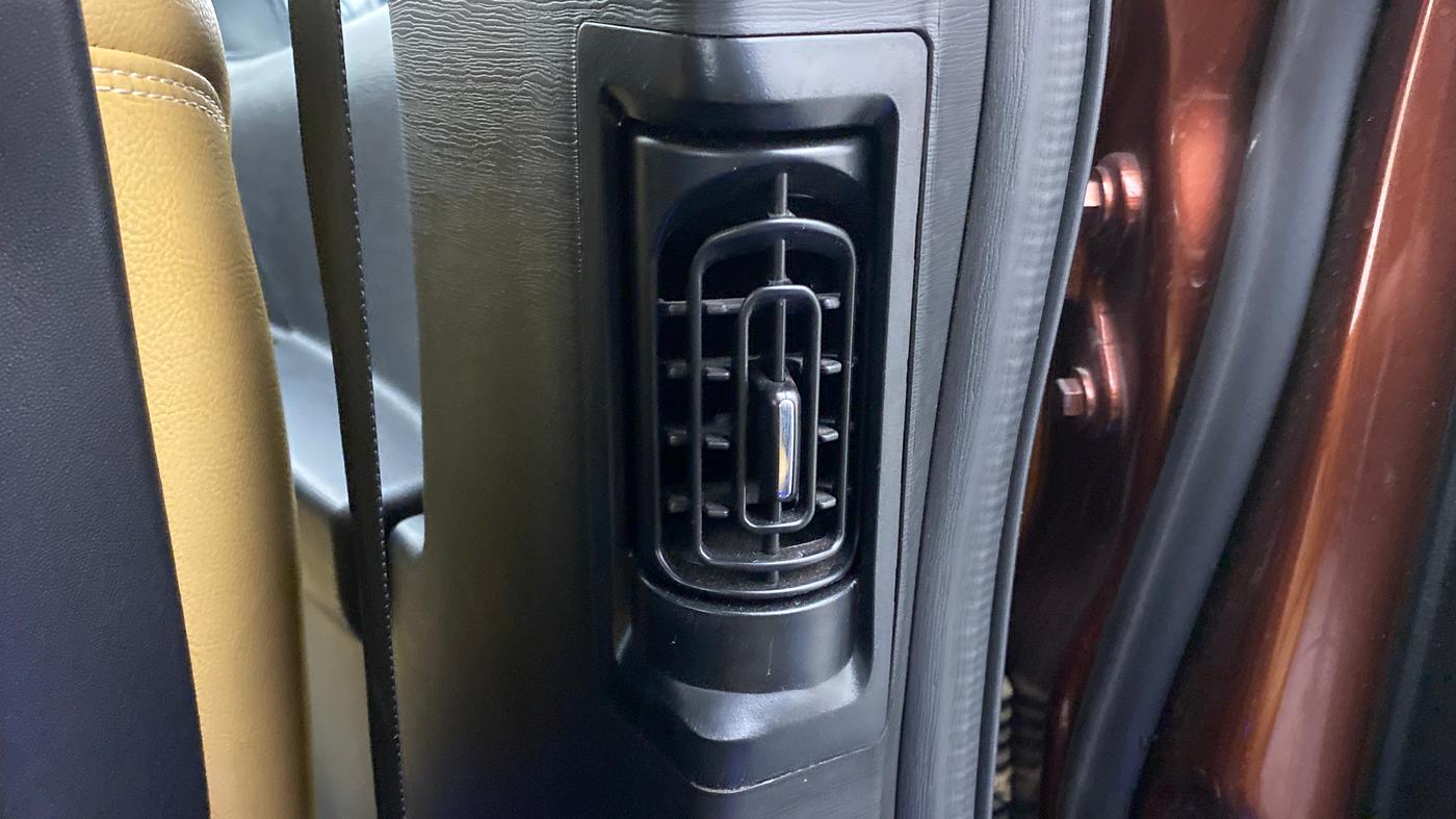 2018 Mahindra XUV500 W7 FWD, Diesel, Manual, 29,409 km, Rear AC Vents