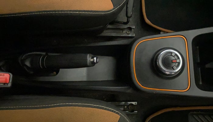 2019 Renault Kwid CLIMBER 1.0 AMT (O), Petrol, Automatic, 37,940 km, Gear Lever