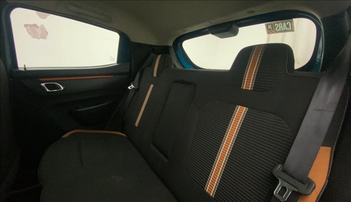 2019 Renault Kwid CLIMBER 1.0 AMT (O), Petrol, Automatic, 37,940 km, Right Side Rear Door Cabin