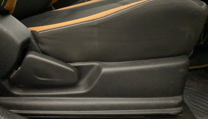 2019 Renault Kwid CLIMBER 1.0 AMT (O), Petrol, Automatic, 37,940 km, Driver Side Adjustment Panel