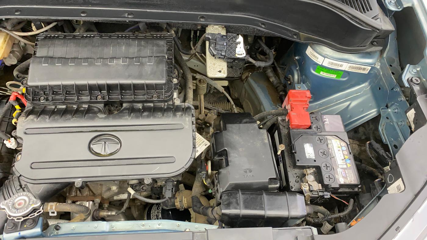 2021 Tata PUNCH CREATIVE  MT, Petrol, Manual, 4,054 km, Engine View - Left