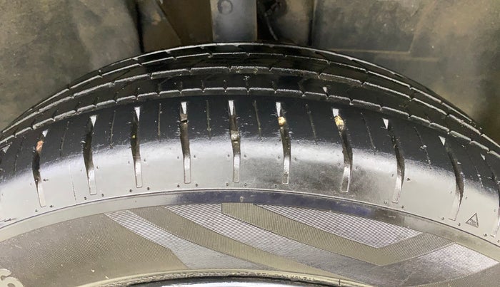 2021 Tata PUNCH CREATIVE  MT, Petrol, Manual, 4,054 km, Right Front Tyre Tread