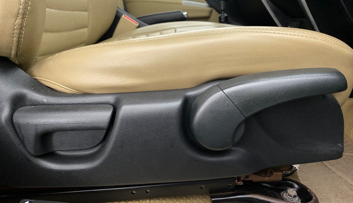 2016 Honda City V MT PETROL, Petrol, Manual, 63,017 km, Driver Side Adjustment Panel
