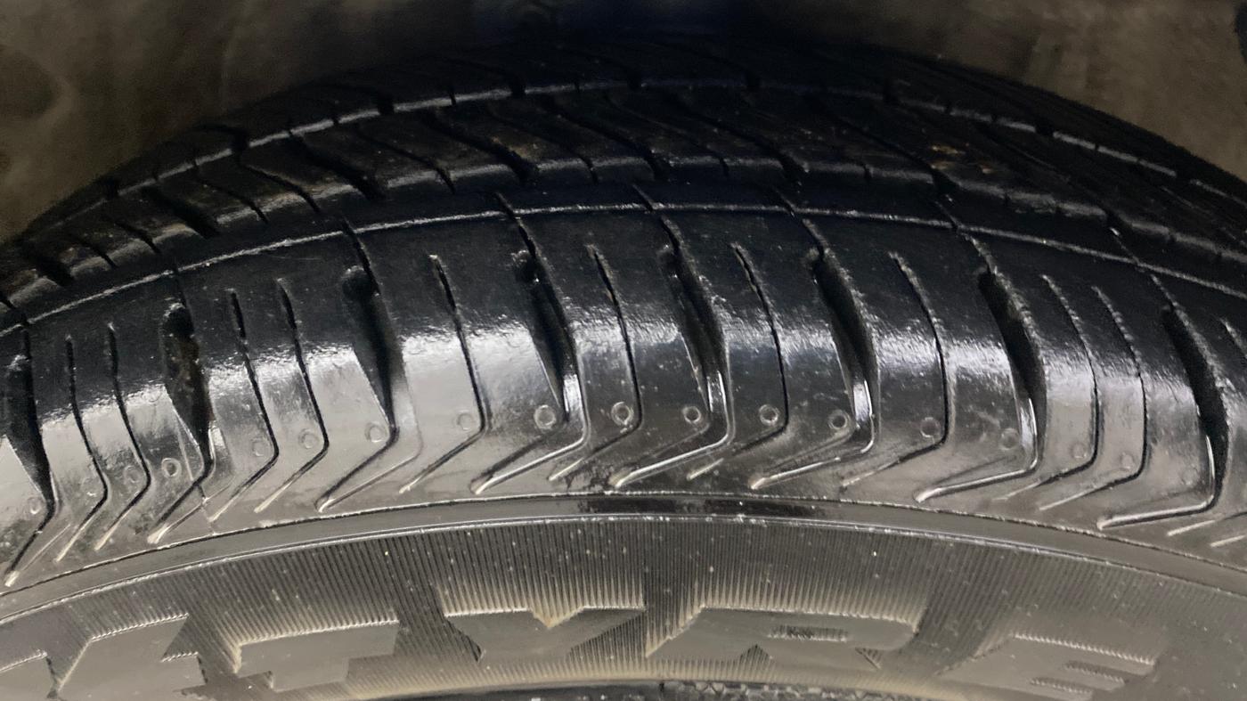 2015 Maruti Celerio VXI AMT, Petrol, Automatic, 85,826 km, Right Front Tyre Tread