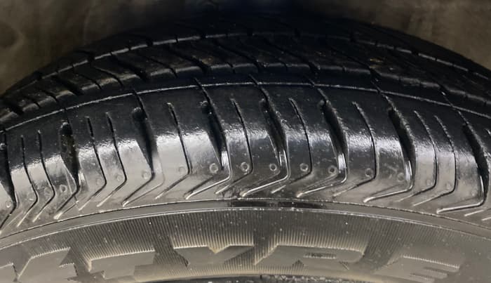 2015 Maruti Celerio VXI AMT, Petrol, Automatic, 85,826 km, Right Front Tyre Tread