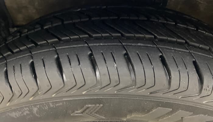 2015 Maruti Celerio VXI AMT, Petrol, Automatic, 85,826 km, Left Front Tyre Tread