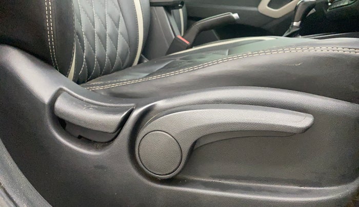 2016 Hyundai Creta SX PLUS AT 1.6 DIESEL, Diesel, Automatic, 1,48,650 km, Driver Side Adjustment Panel