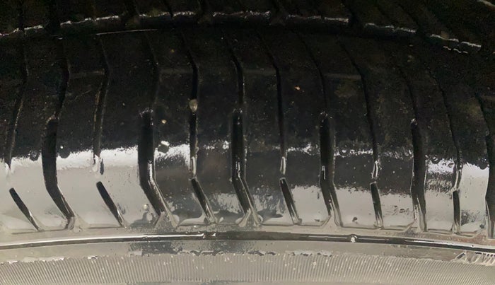 2016 Hyundai Creta SX PLUS AT 1.6 DIESEL, Diesel, Automatic, 1,48,650 km, Right Front Tyre Tread