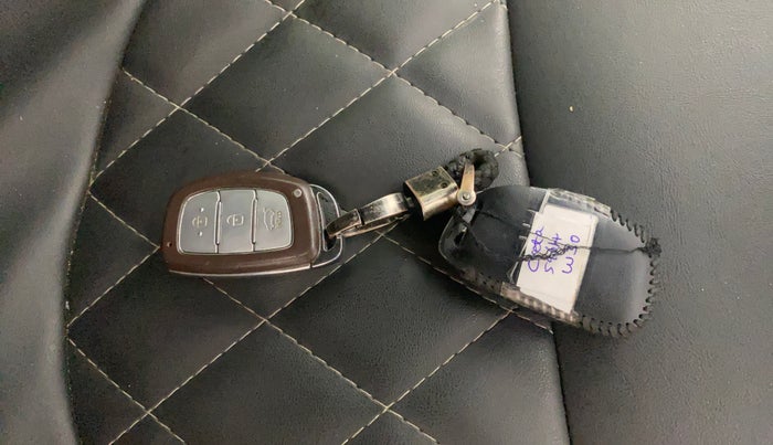 2016 Hyundai Creta SX PLUS AT 1.6 DIESEL, Diesel, Automatic, 1,48,650 km, Key Close Up