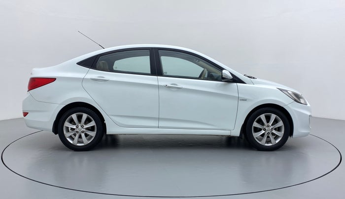 2012 Hyundai Verna FLUIDIC 1.6 SX CRDI, Diesel, Manual, 2,34,287 km, Right Side