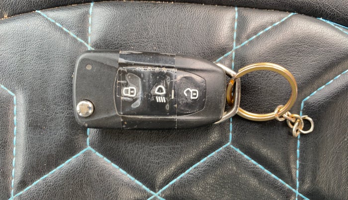 2018 Tata NEXON XMA PETROL, Petrol, Automatic, 52,519 km, Key Close Up