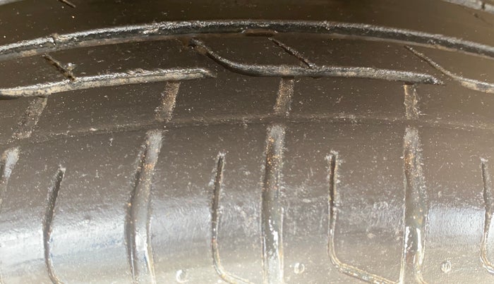 2018 Tata NEXON XMA PETROL, Petrol, Automatic, 52,519 km, Right Front Tyre Tread