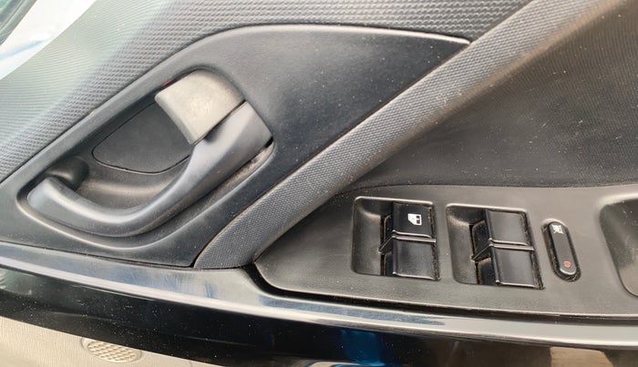 2018 Tata NEXON XMA PETROL, Petrol, Automatic, 52,519 km, Driver Side Door Panels Control