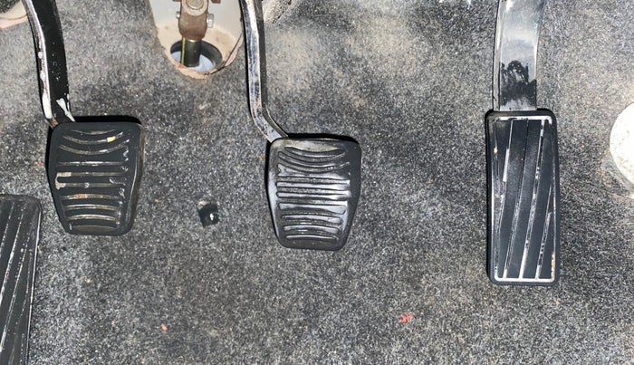 2016 Mahindra Kuv100 K4 D 6 STR, Diesel, Manual, 75,265 km, Pedals