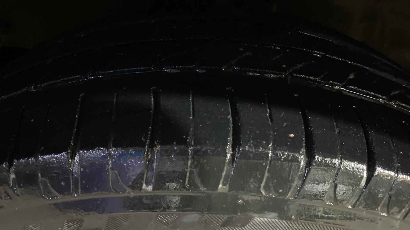 2016 Mahindra Kuv100 K4 D 6 STR, Diesel, Manual, 75,265 km, Left Front Tyre Tread