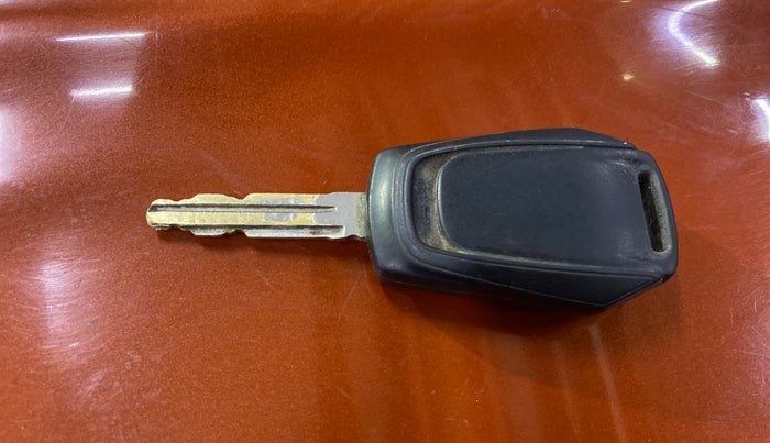 2016 Mahindra Kuv100 K4 D 6 STR, Diesel, Manual, 75,265 km, Key Close Up