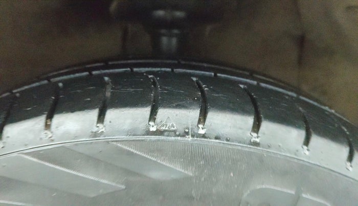 2015 Hyundai Grand i10 ASTA (O) 1.2 KAPPA VTVT, Petrol, Manual, 64,107 km, Right Front Tyre Tread