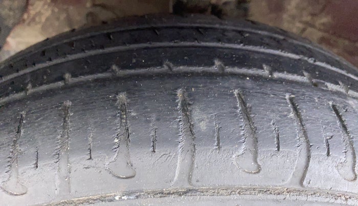 2014 Hyundai Xcent S 1.2 OPT, Petrol, Manual, 38,447 km, Left Front Tyre Tread